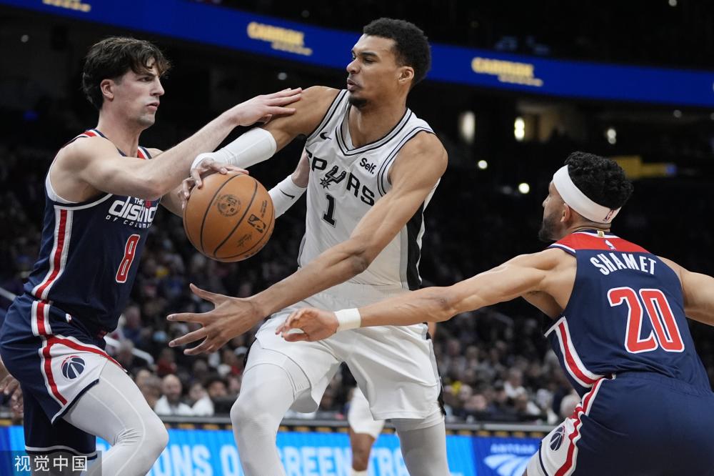 她的职业生 她的职业生